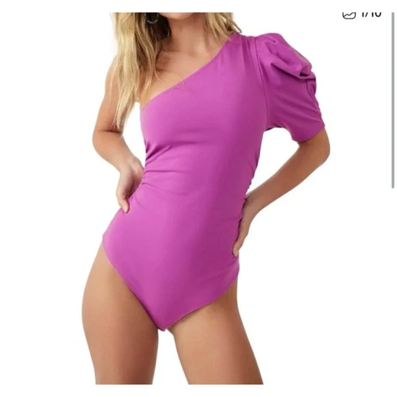 Free People One Shoulder Puff Sleeve L Bodysuit Magenta Ruched Side Stretchy - Picture 1 of 8